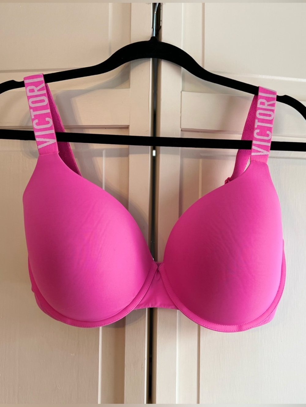 VS Victoria's Secret Hot Pink T-Shirt Push Up Full Coverage Padded Bra 38DDD